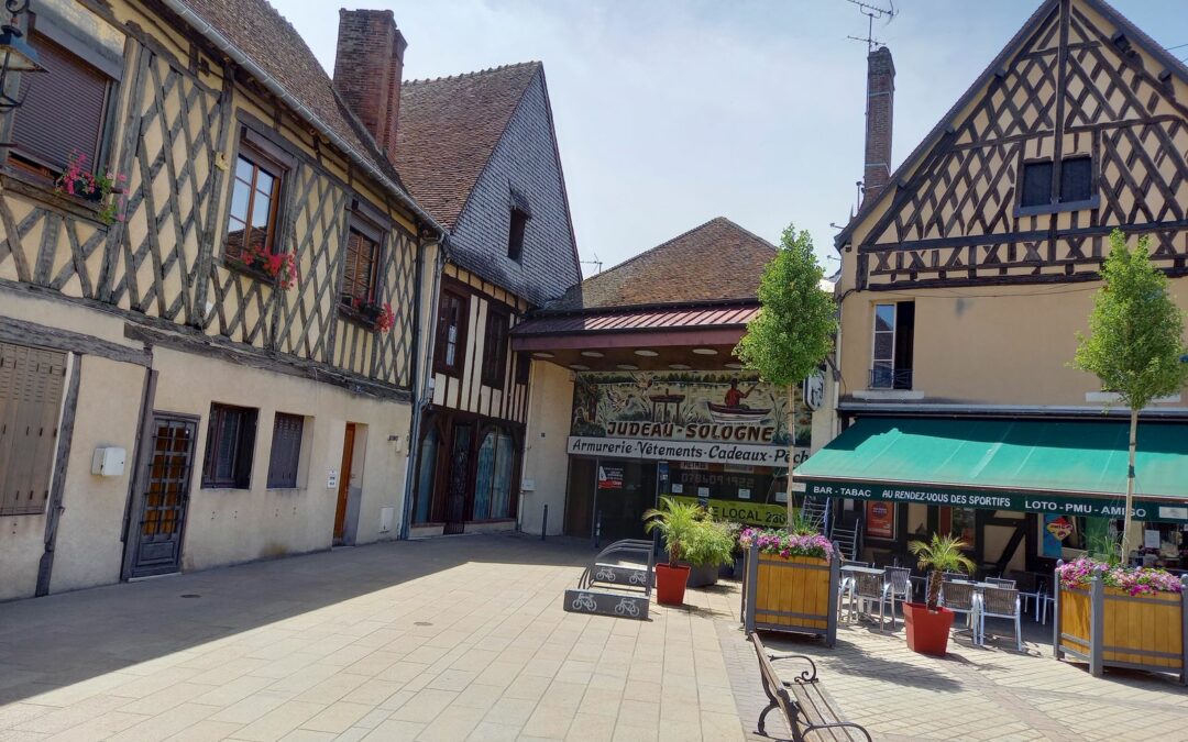 L’EPF acquiert une friche commerciale en centre bourg pour la commune de AUBIGNY-SUR-NERE